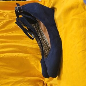 Daisy Fuentes, size 11, navy blue